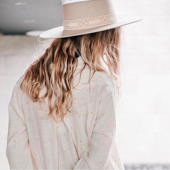 LACK OF COLOR LOC SIERRA BOATER HAT CREAM GOLD VINTAGE RIBBON FREE PEOPLE WIDE - Picture 10 of 12